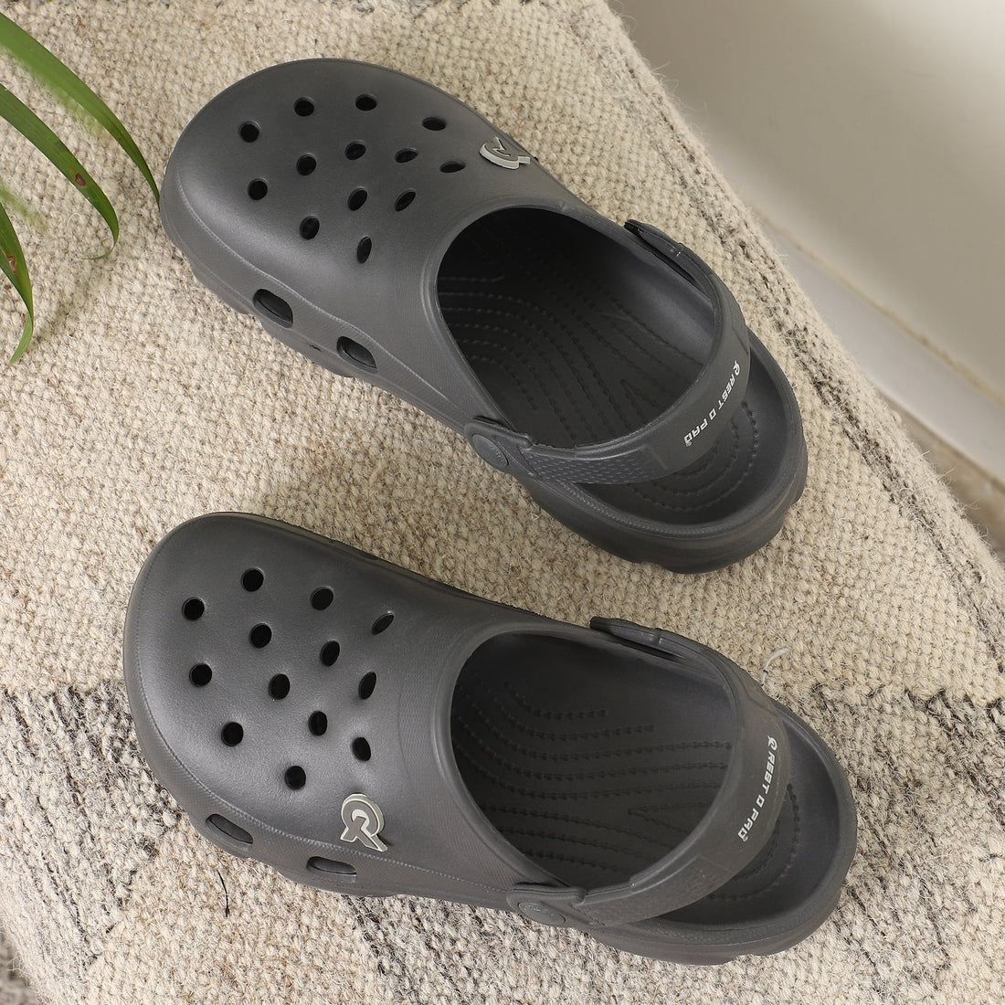 Staed Footwear